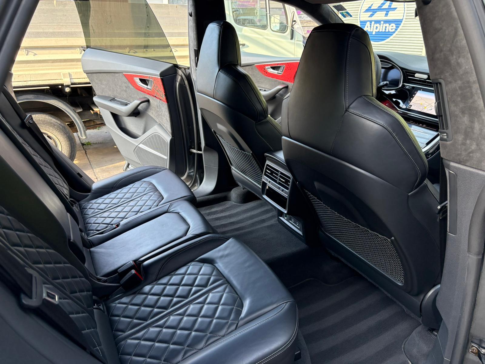 Aufbereitete Rückbank im Mercedes